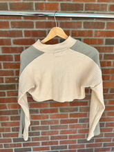 Load image into Gallery viewer, Pretty Little Thing Long Sleeve Top Size Extra Small
