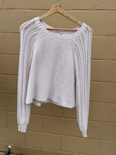 Load image into Gallery viewer, American Eagle Sweater Size Medium
