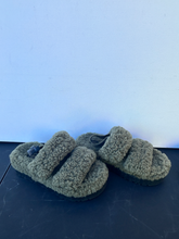 Load image into Gallery viewer, Uggs Sandals Womens 8
