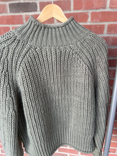 Load image into Gallery viewer, H &amp; M Sweater Size Large
