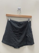 Load image into Gallery viewer, Love Tree Short Skirt Size Small
