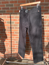 Load image into Gallery viewer, Dickies Pants Size 29
