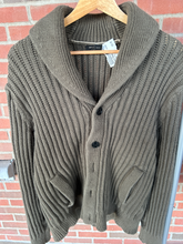 Load image into Gallery viewer, Banana Republic Sweater Size Medium
