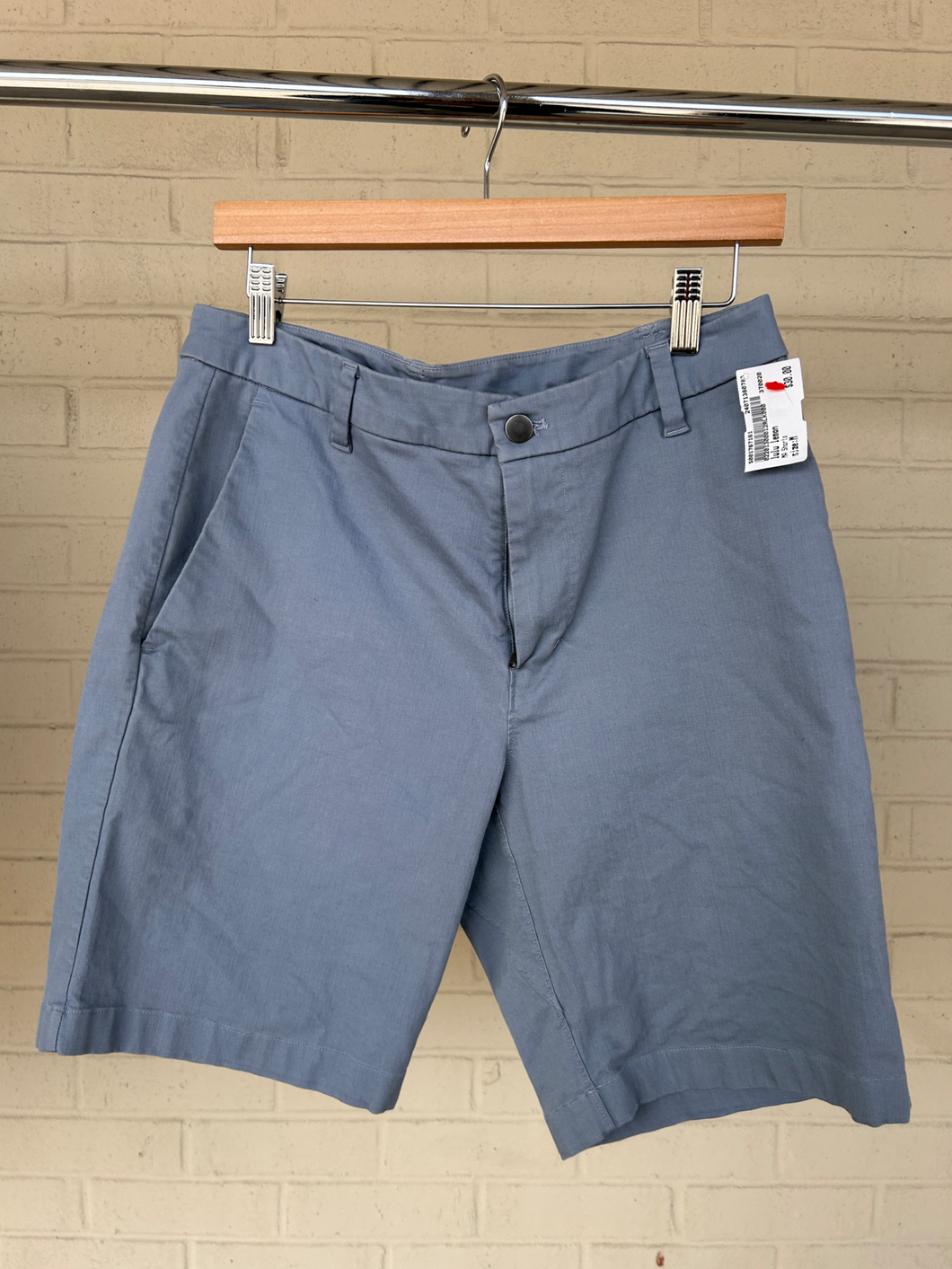 Lulu Lemon Athletic Shorts Size Medium