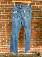 Load image into Gallery viewer, Ruehl Denim Size 31
