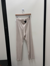 Load image into Gallery viewer, Abercrombie &amp; Fitch Pants Size Large

