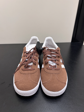 Load image into Gallery viewer, Adidas Mens Athletic Shoes Mens 6
