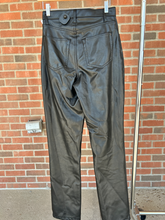 Load image into Gallery viewer, Abercrombie &amp; Fitch Pants Size 1/2 (26)
