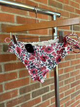 Load image into Gallery viewer, Billabong Womens Swimwear Size Large
