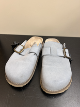 Load image into Gallery viewer, Cushionaire Casual Shoes Womens 8
