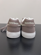 Load image into Gallery viewer, Reebok Mens Athletic Shoes Mens 9

