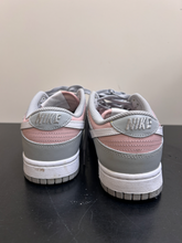 Load image into Gallery viewer, Nike Womens Athletic Shoes Womens 8
