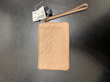 Load image into Gallery viewer, Coach Purse
