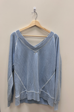 Load image into Gallery viewer, Aerie Sweater Extra Extra Small
