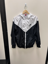 Load image into Gallery viewer, Nike Outerwear Size Medium
