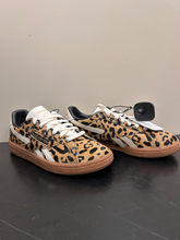 Load image into Gallery viewer, Reebok Casual Shoes Womens 7.5
