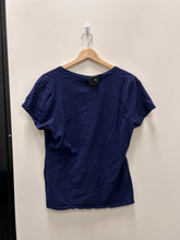 Load image into Gallery viewer, Hanes Short Sleeve Top Size Large
