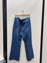 Load image into Gallery viewer, Denim Size Large
