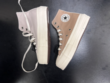 Load image into Gallery viewer, Converse Shoes Casual Shoes Womens 5
