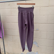 Load image into Gallery viewer, Old Navy Active Athletic Pants Size Small
