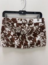 Load image into Gallery viewer, Pac Sun Short Skirt Size 0
