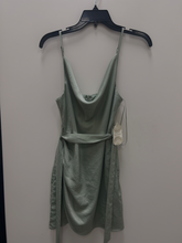 Load image into Gallery viewer, Altar'd State Dress Size Small
