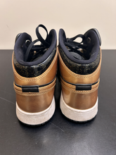 Load image into Gallery viewer, Air Jordan Casual Shoes Womens 7
