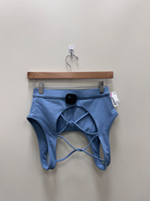 Load image into Gallery viewer, P'tula Sports Bra Size Medium
