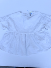 Load image into Gallery viewer, Short Sleeve Top Size Small
