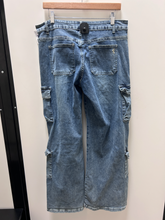 Load image into Gallery viewer, Vip Denim Size 11/12 (31)
