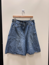 Load image into Gallery viewer, Short Skirt Size 11/12
