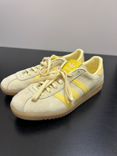 Load image into Gallery viewer, Adidas Casual Shoes Womens 6.5
