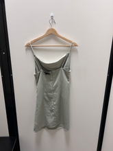 Load image into Gallery viewer, Urban Outfitters ( U ) Dress Size Small
