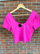 Load image into Gallery viewer, Lulu Lemon Athletic Top Size Medium
