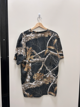 Load image into Gallery viewer, Real Tree Short Sleeve Top Size Large
