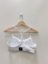 Load image into Gallery viewer, Sports Bra Size Medium
