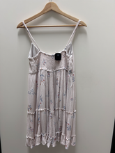 Load image into Gallery viewer, Dress Size Small
