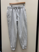 Load image into Gallery viewer, Under Armour Athletic Pants Size Large
