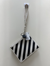 Load image into Gallery viewer, Off White Purse
