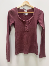 Load image into Gallery viewer, Aerie Long Sleeve Top Size Extra Small
