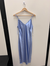 Load image into Gallery viewer, Express Maxi Dress Size Small
