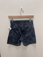 Load image into Gallery viewer, Lululemon Athletic Shorts Size Medium
