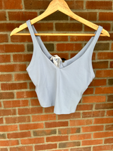 Load image into Gallery viewer, Lulu Lemon Athletic Top Size Medium
