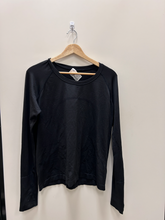 Load image into Gallery viewer, Lululemon Athletic Top Size Medium
