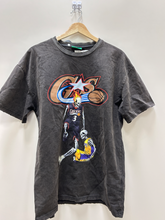 Load image into Gallery viewer, T-shirt Size Medium
