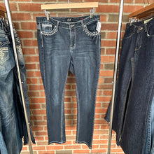 Load image into Gallery viewer, Earl Denim Size 13/14 (32)
