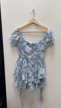 Load image into Gallery viewer, Dress Size Extra Small
