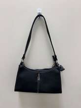 Load image into Gallery viewer, Steve Madden Purse

