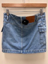 Load image into Gallery viewer, Princess Polly Short Skirt Size 5/6
