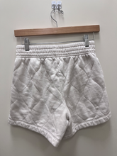 Load image into Gallery viewer, Abercrombie &amp; Fitch Shorts Size Extra Small
